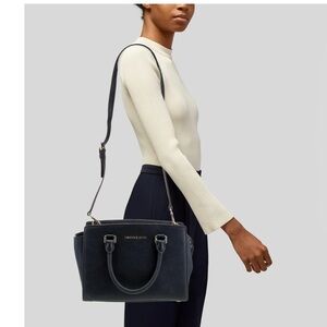 Michael Kors Navy blue medium MK Satchel hang Bag zip closure gold hardware